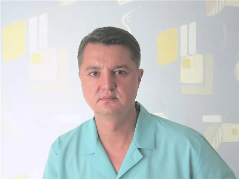 Как поддерживать здоровье мочевыделительной системы? Не терпите и не откладывайте походы в туалет, а регулярно опорожняйте мочевой пузырь, когда он даёт сигнал. Бросайте курить, пейте достаточно жидкости и придерживайтесь низкосолевой диеты. Также важно ежедневно проводить гигиенические процедуры. Эти общие рекомендации помогут предотвратить развитие многих урологических проблем.