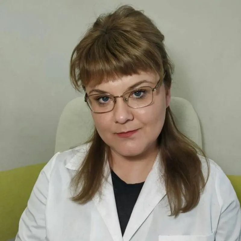 Електрофорез - процедура, яка дає помітний лікувальний та оздоровчий ефект за рахунок безпосереднього впливу на необхідну ділянку тіла, при цьому ліки працюють точково та не потрапляють в кров або лімфу пацієнта. Дана процедура знеболює уражену ділянку, а також знімає запалення, а її вартість є доступною, тому якщо шукаєте клініку, де можна пройти сеанс електрофорезу - завітайте до Персомеду!