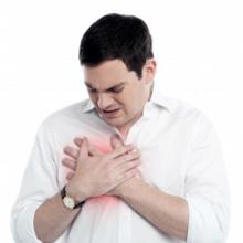 Боль в груди: возможные причины и когда нужно бить тревогу