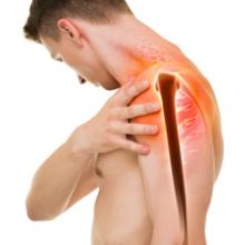 Почему болит плечевой сустав правой руки: причины и лечение